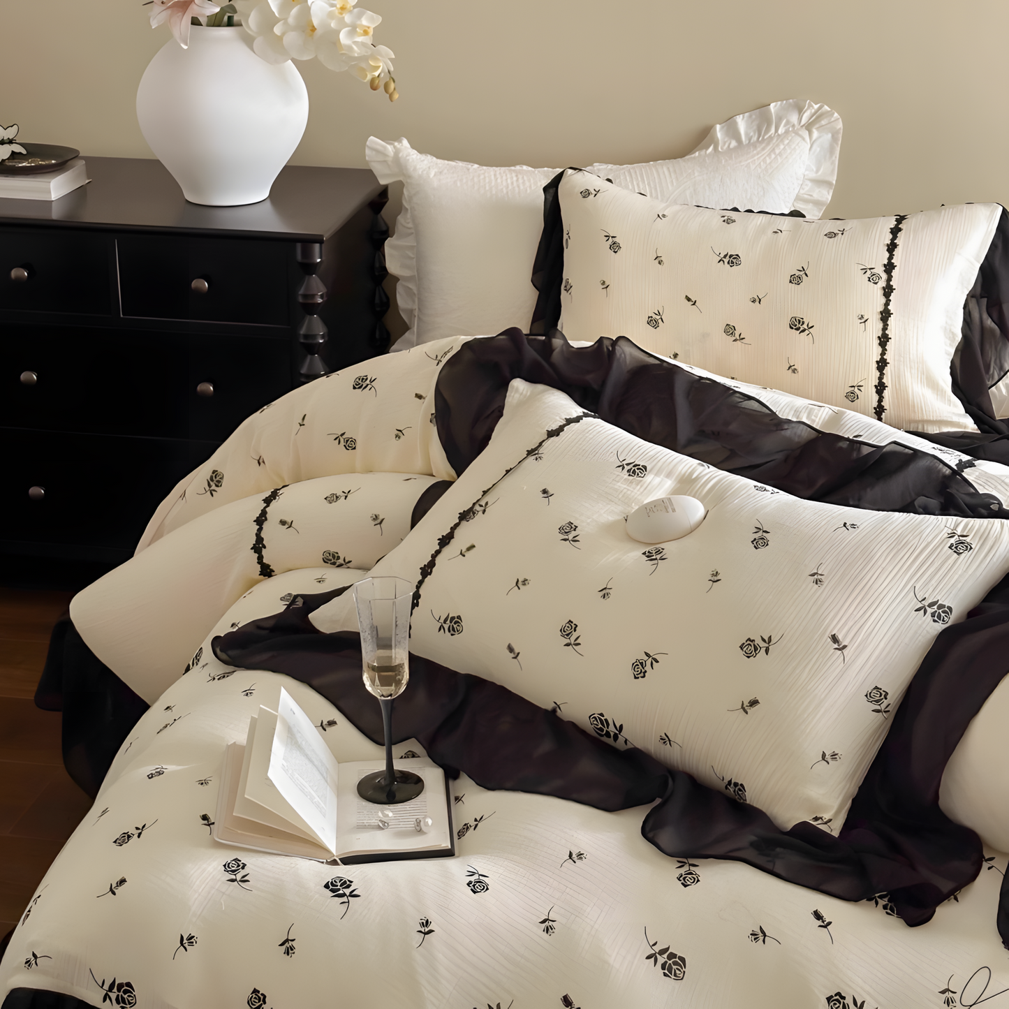 Vintage Noir Floral Bedding Set