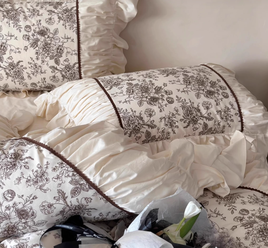 Vintage Floral Ruffle Bedding Set