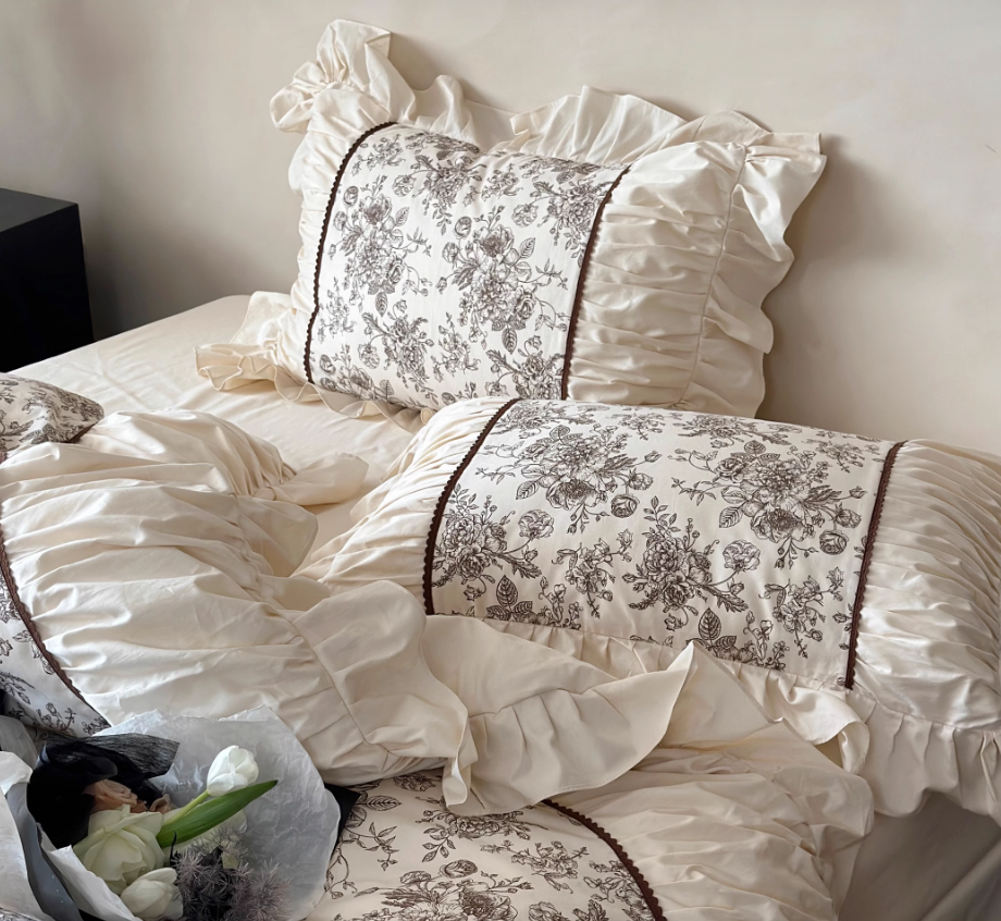 Vintage Floral Ruffle Bedding Set