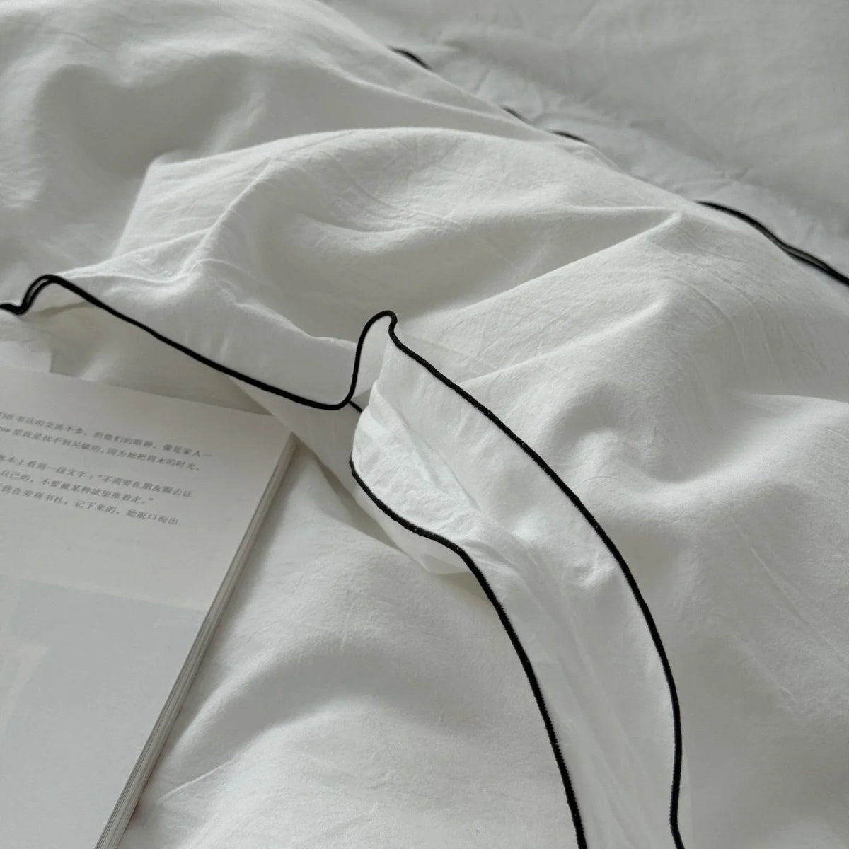 Seren Black-Trim Washed Cotton Bedding Set