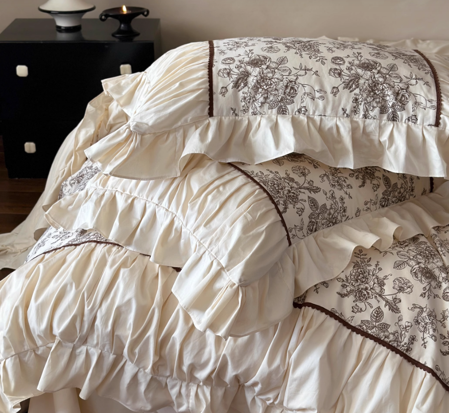 Vintage Floral Ruffle Bedding Set