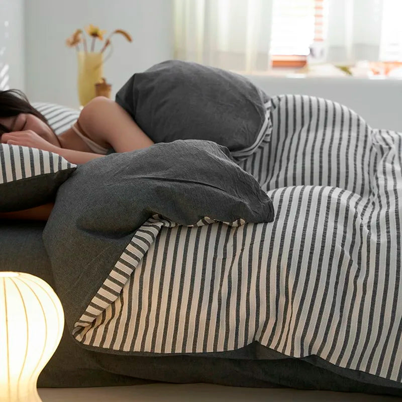 Sunrise Stripes Bedding Set / Gray