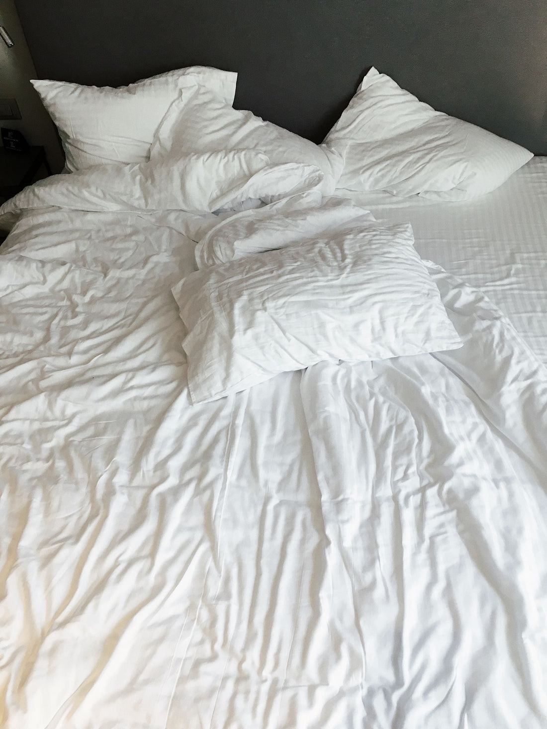 Linen Sheets for Queen and King Beds: A Sizing Guide - WhisperLinens