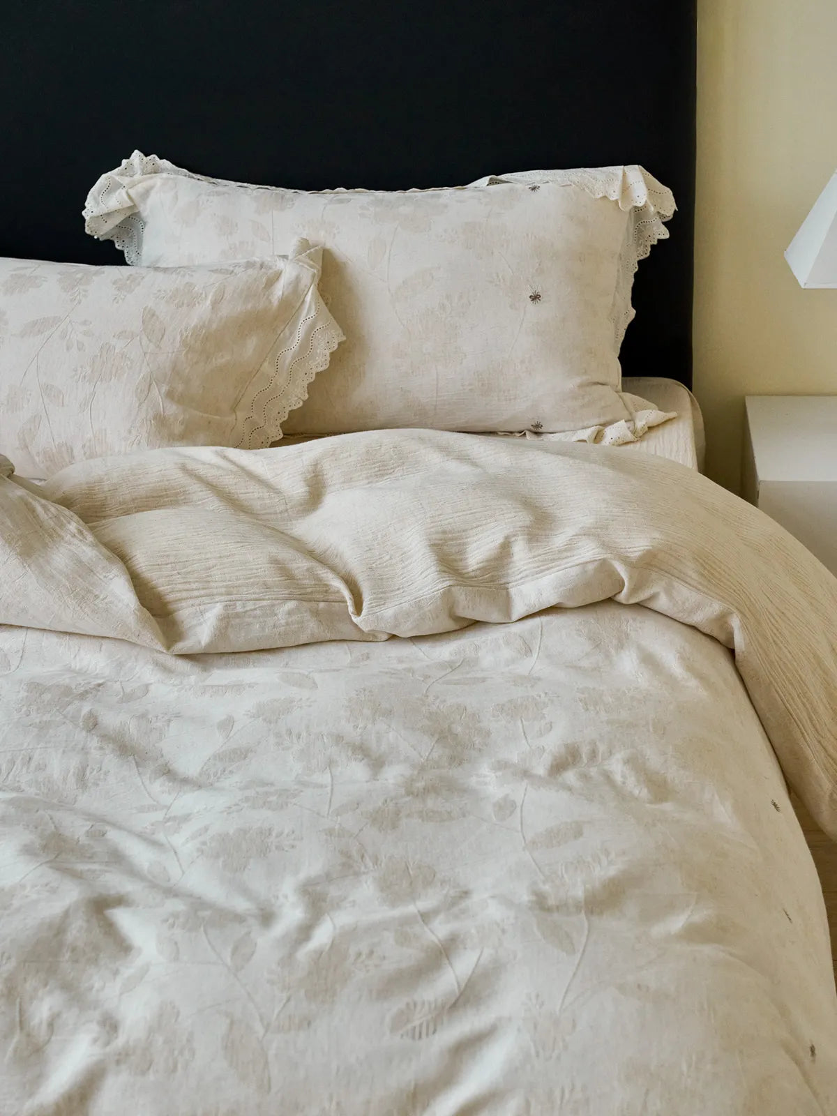 Eloise Eyelet Lace Jacquard Cotton-Linen Bedding Set