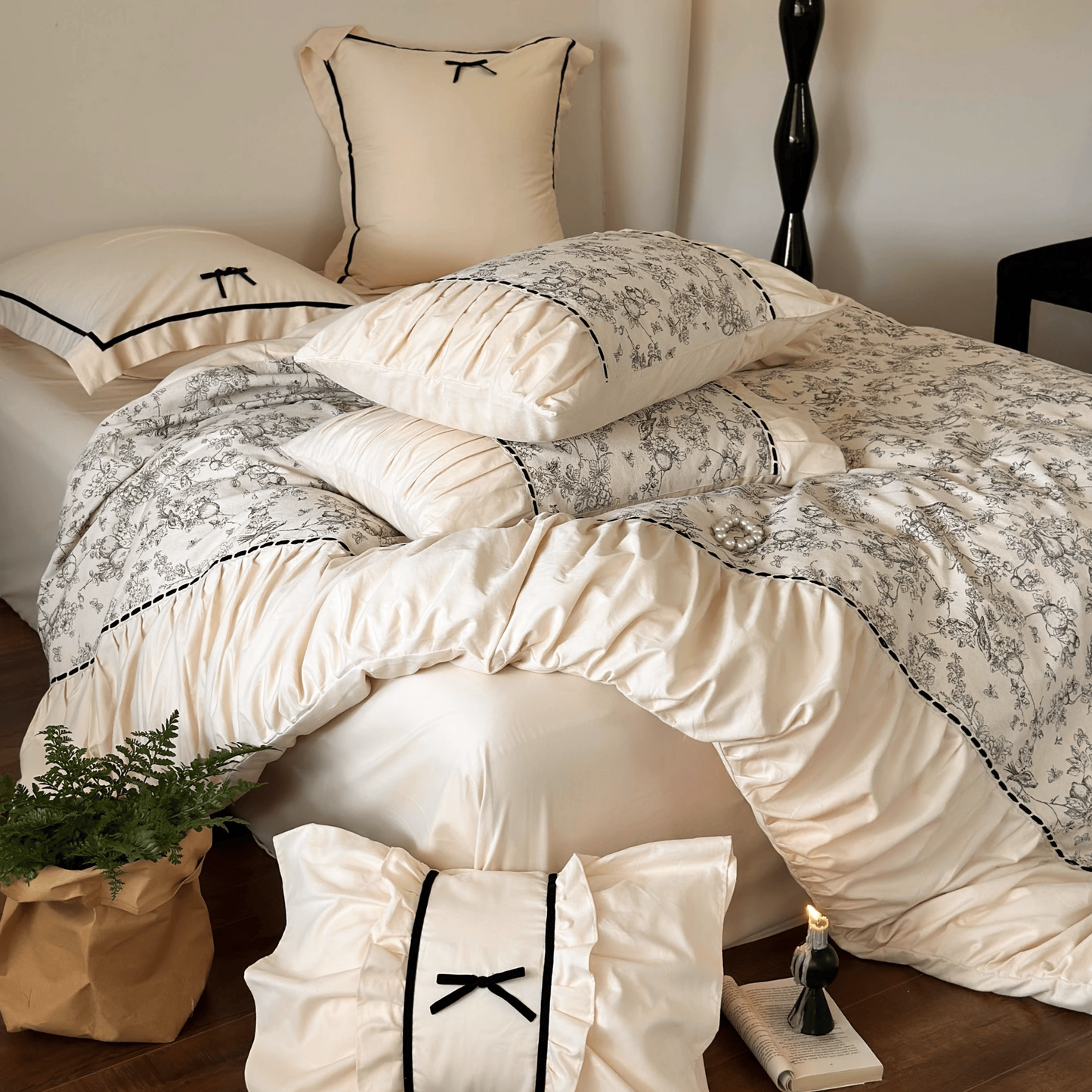 Parisian Elegance Bow-Tie Bedding Set / Cream White
