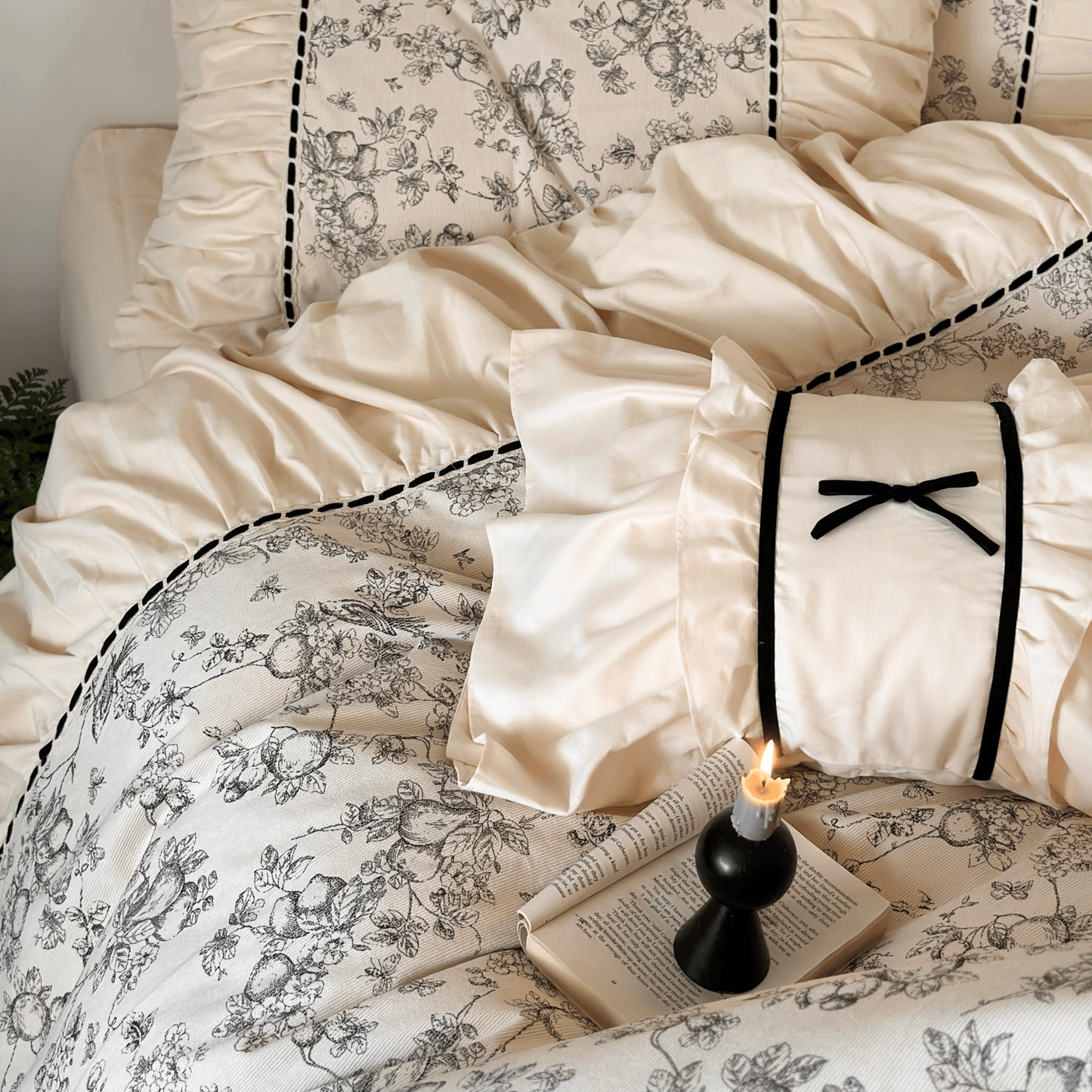 Parisian Elegance Bow-Tie Bedding Set / Cream White