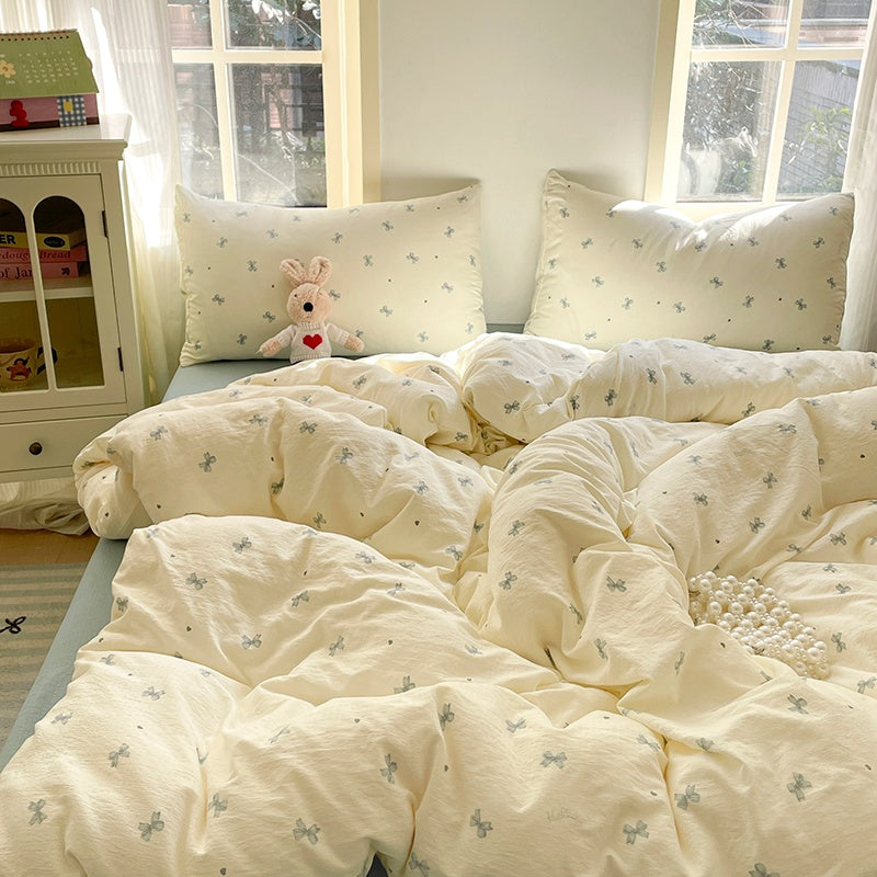 Soft Bow Print Bedding Set