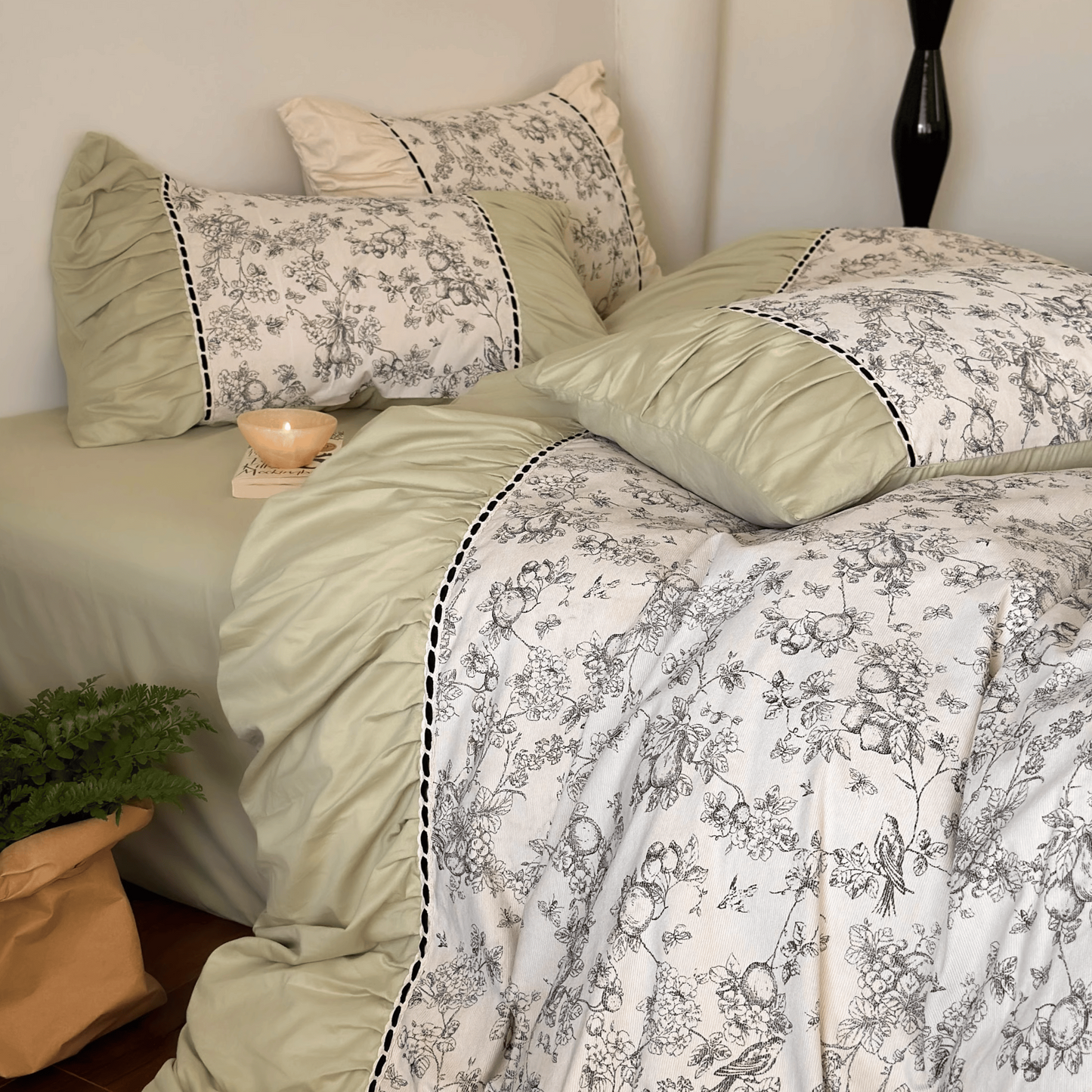 Parisian Elegance Bow-Tie Bedding Set / Cream White