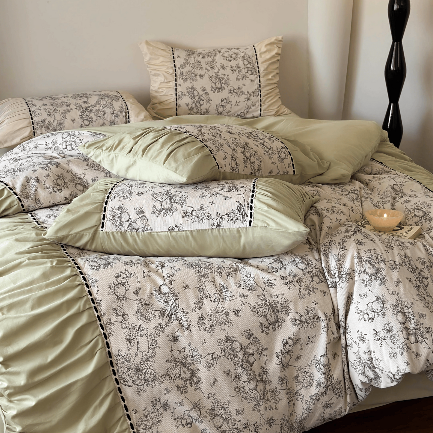 Parisian Elegance Bow-Tie Bedding Set / Cream White