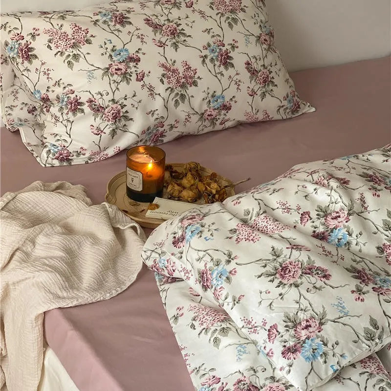 Vintage Floral Elegance Bedding Set