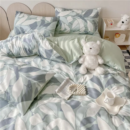 Floral Reversible Cotton Bedding Set / Sage Blue & Mint