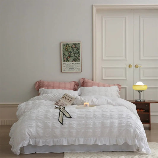 Elegant Textured Ruffle Bedding Set / White