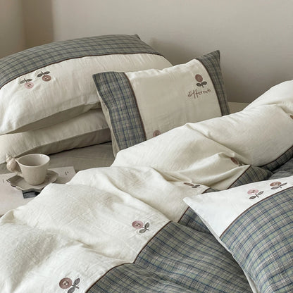 Cottage Plaid Cotton Bedding Set with Embroidery
