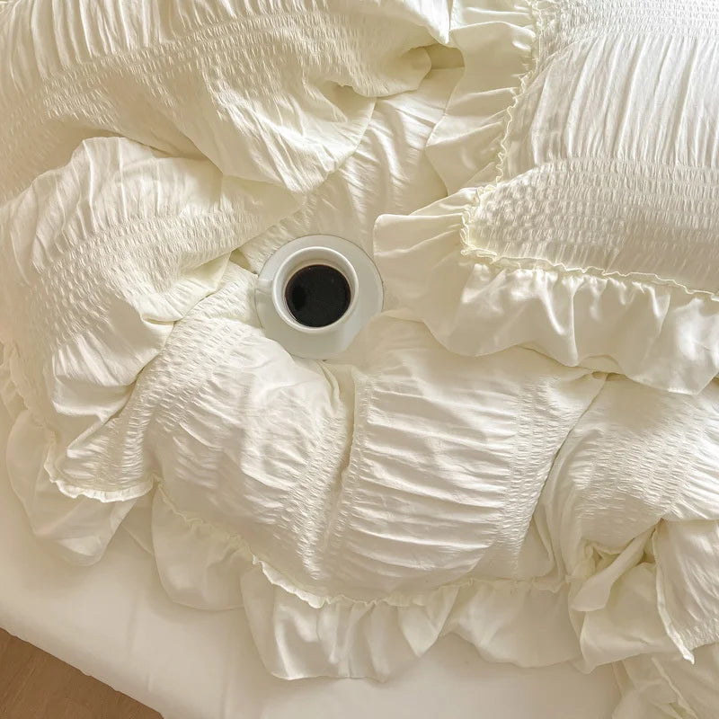 Textured Ruffled Bedding Set / Mint Green