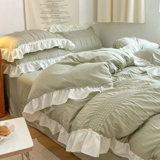 Textured Ruffled Bedding Set / Sage Green