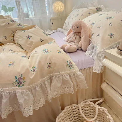 Whimsical Floral Lace Bedding Set / Cream Blossom & Lace