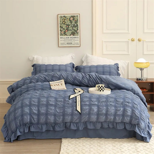 Elegant Textured Ruffle Bedding Set / Dark Blue