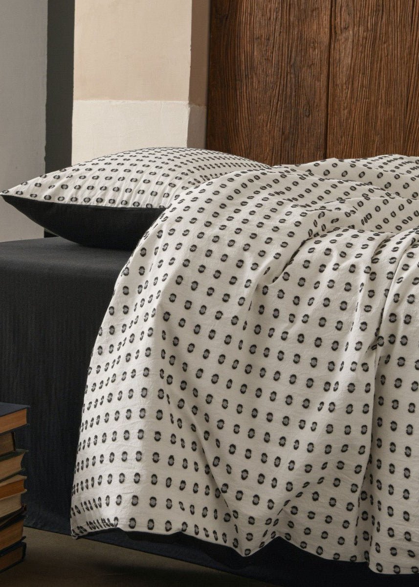 Amberlyn Dotted Cotton Bedding Set