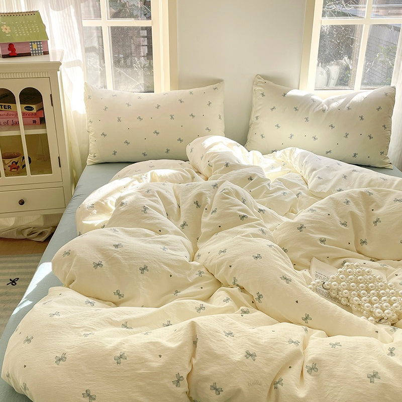 Soft Bow Print Bedding Set