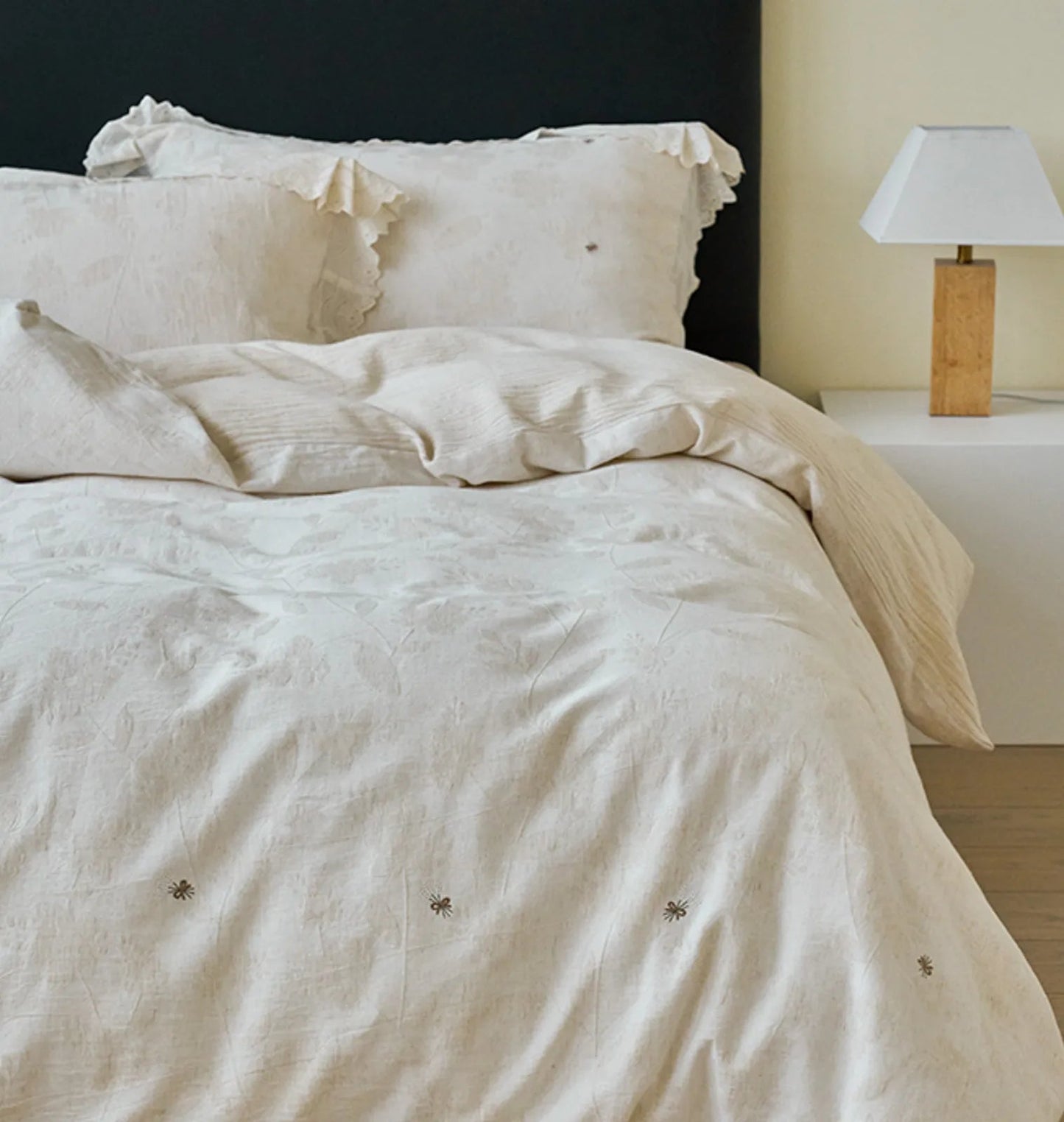 Eloise Eyelet Lace Jacquard Cotton-Linen Bedding Set