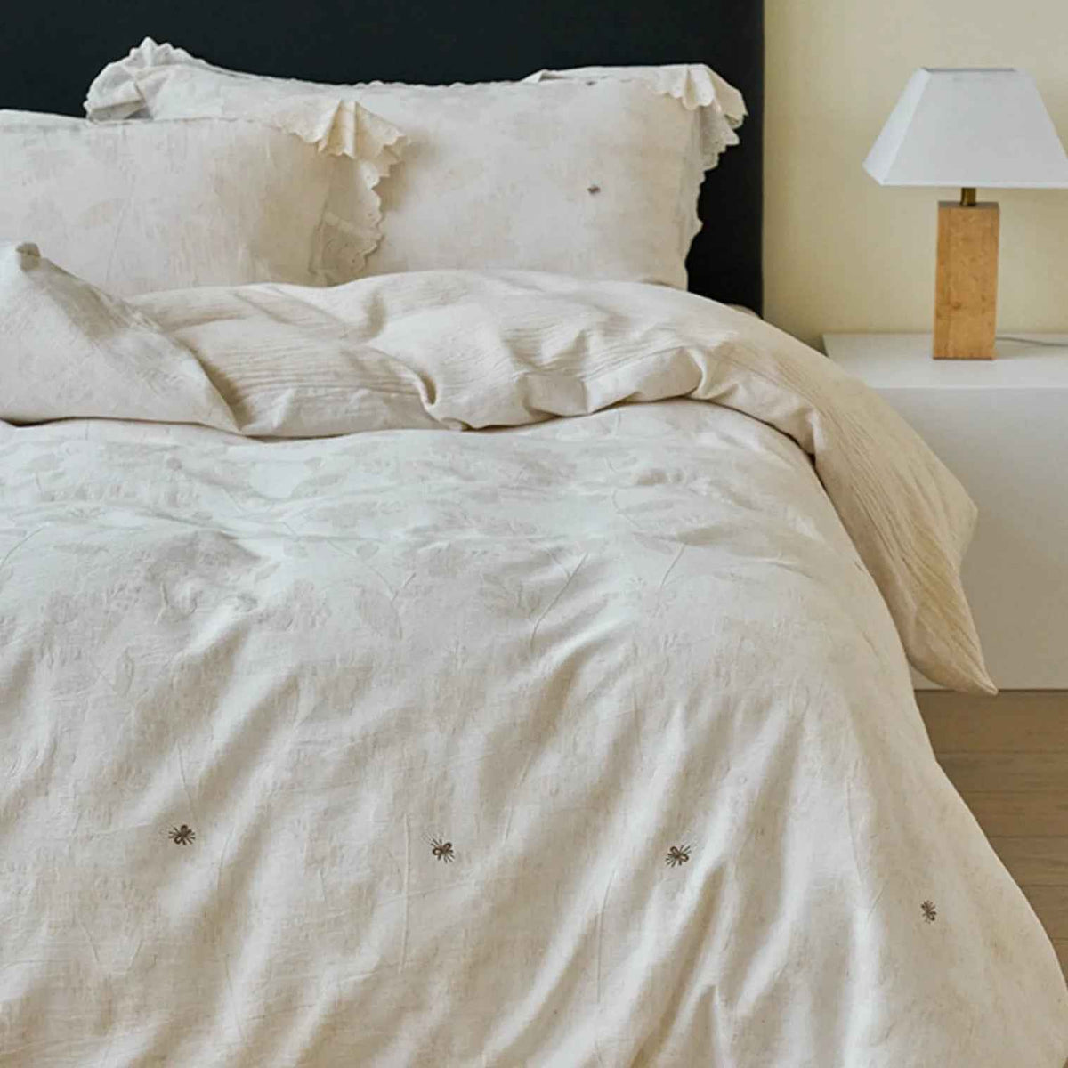 Eloise Eyelet Lace Jacquard Cotton Linen Bedding Set