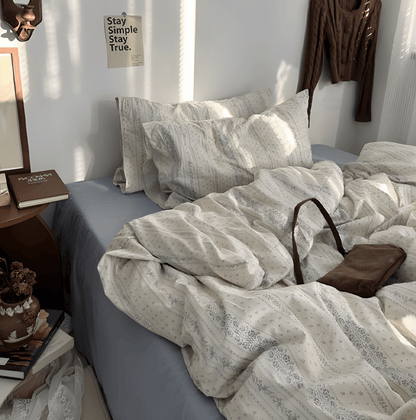 Floral Serene Stripes Bedding Set - WhisperLinens