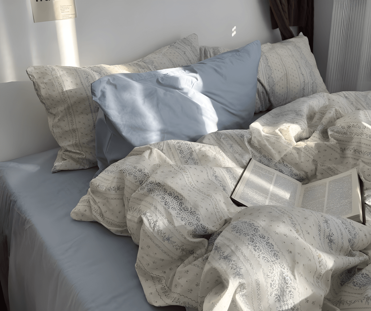 Floral Serene Stripes Bedding Set - WhisperLinens