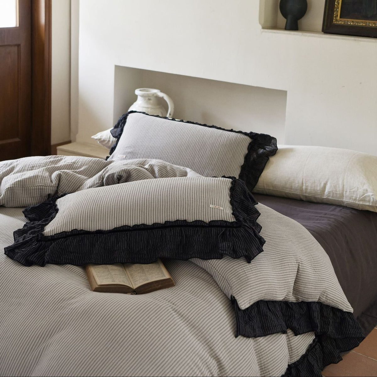 Linden Ruffle Trim Cotton Bedding Set - WhisperLinens