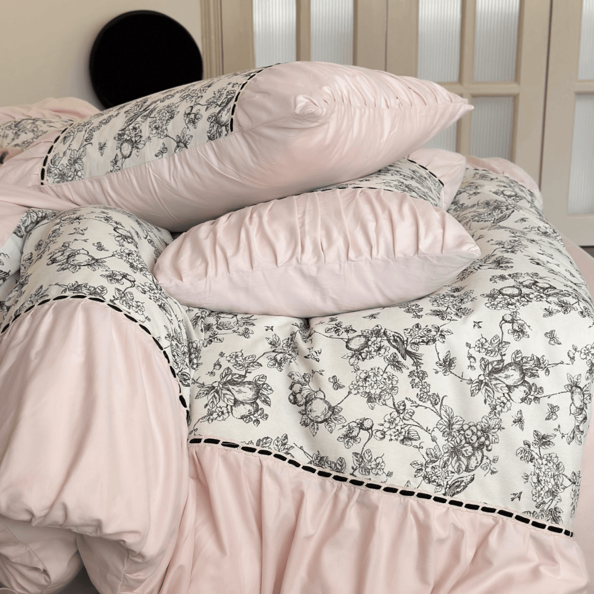 Parisian Elegance Bow-Tie Bedding Set / Cream White - WhisperLinens