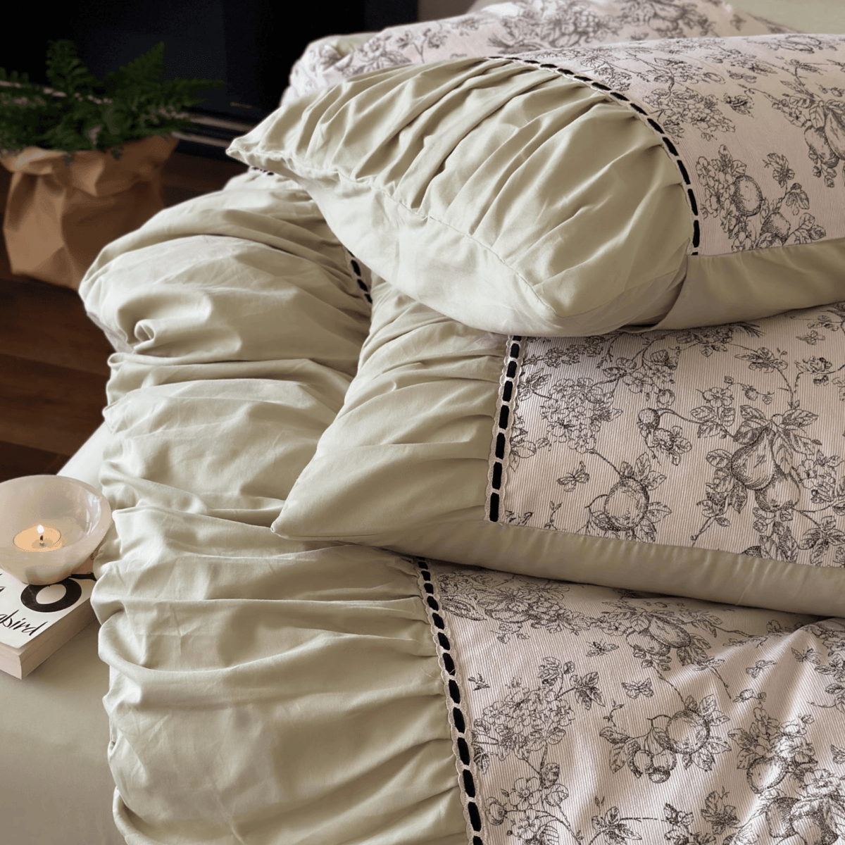 Parisian Elegance Bow-Tie Bedding Set / Cream White - WhisperLinens