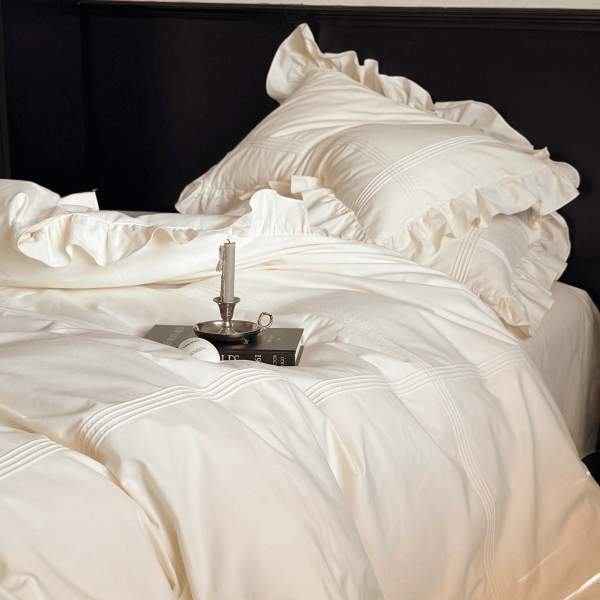 Vintage Lace Ruffle Bedding Set / White - WhisperLinens