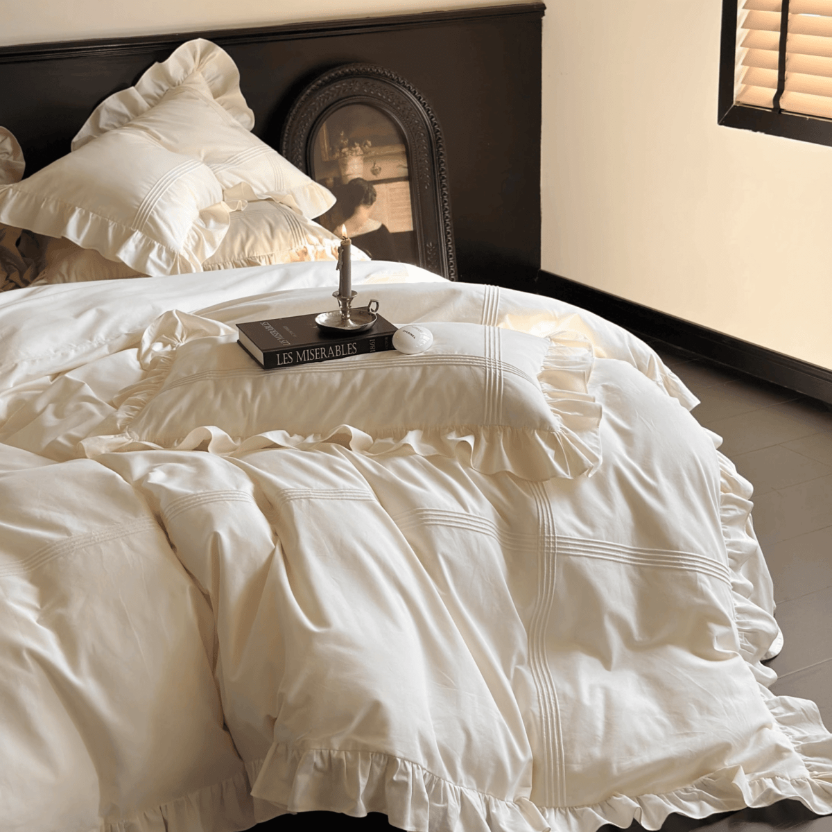 Vintage Lace Ruffle Bedding Set / White - WhisperLinens