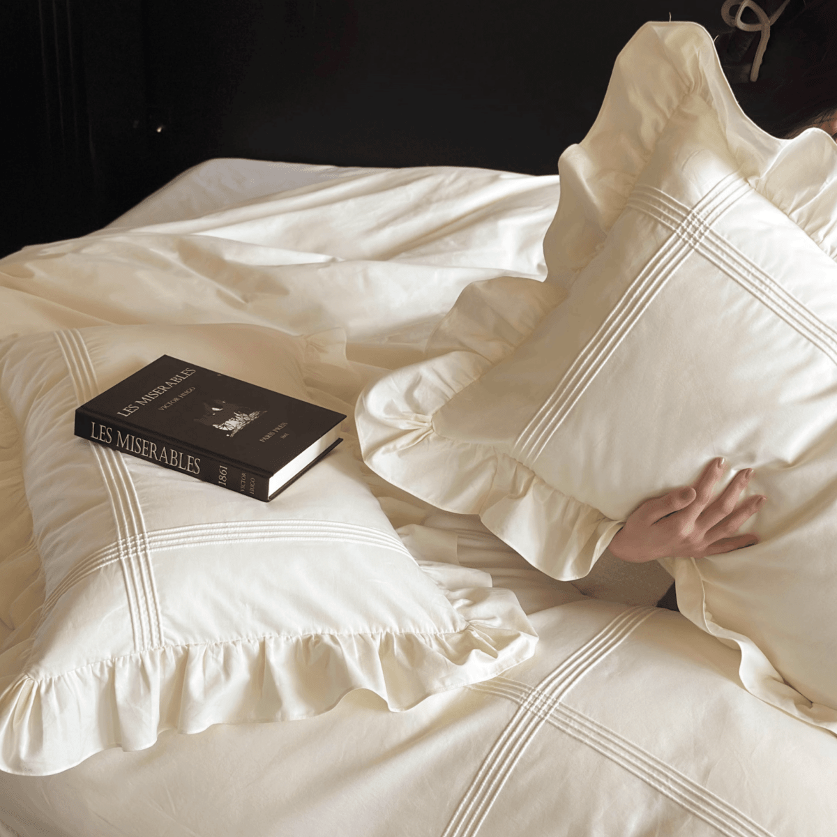 Vintage Lace Ruffle Bedding Set / White - WhisperLinens