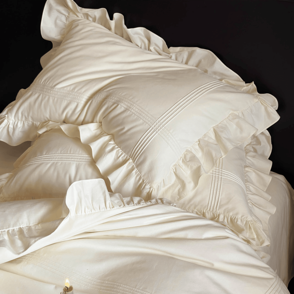 Vintage Lace Ruffle Bedding Set / White - WhisperLinens