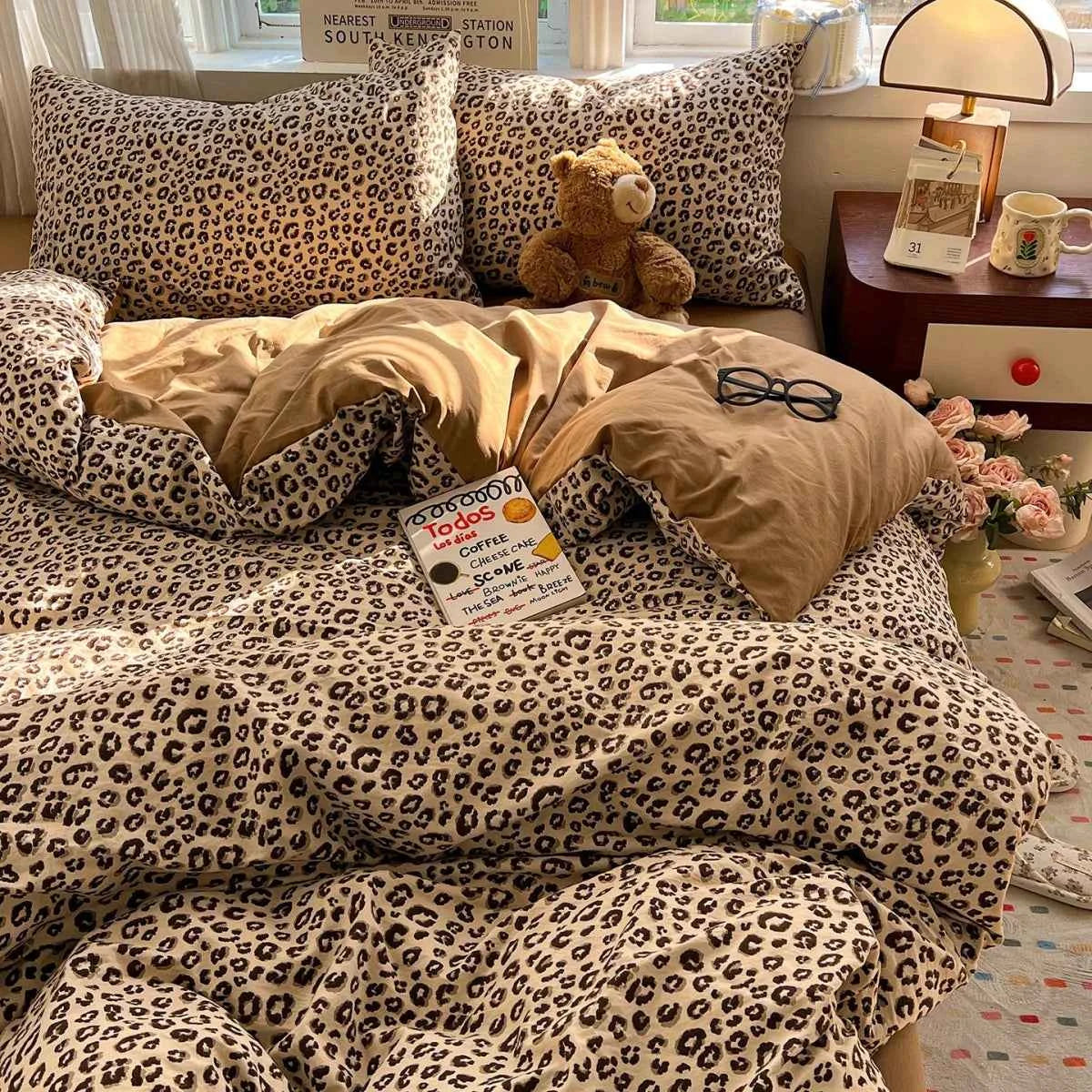 Vintage Leopard Print Bedding Set