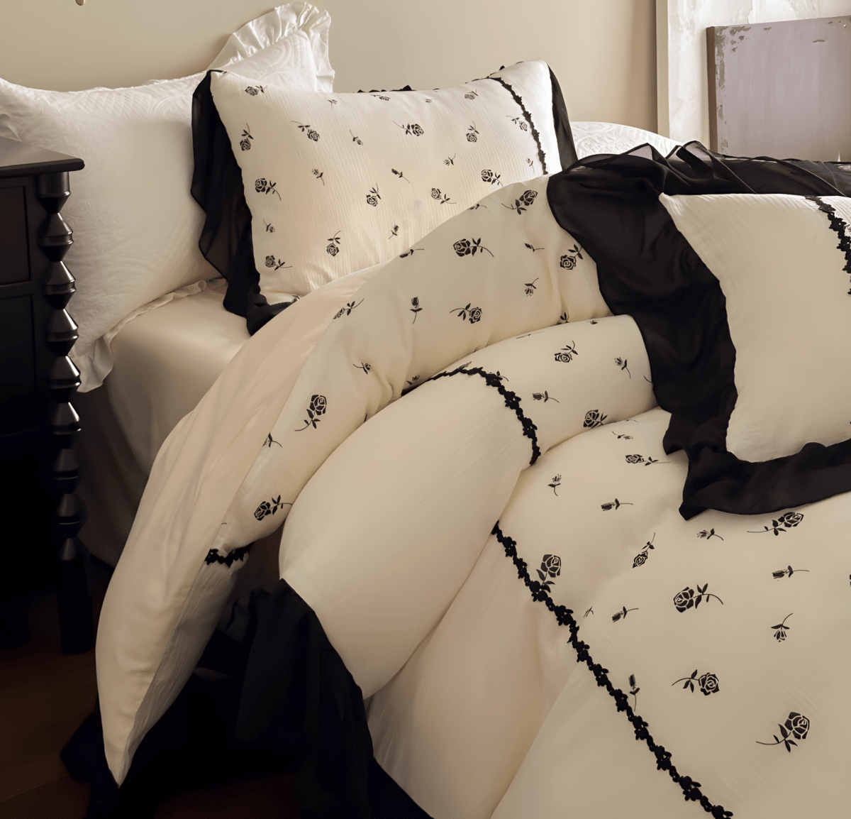 Vintage Noir Floral Cotton Bedding Set – Black & Cream - WhisperLinens